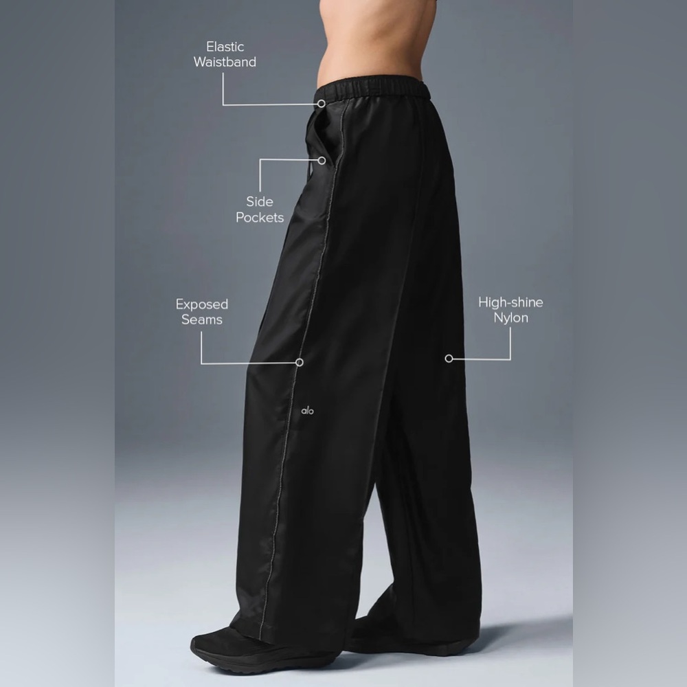 New alo with tags Afterglow Wide Leg Track Pant black size XS